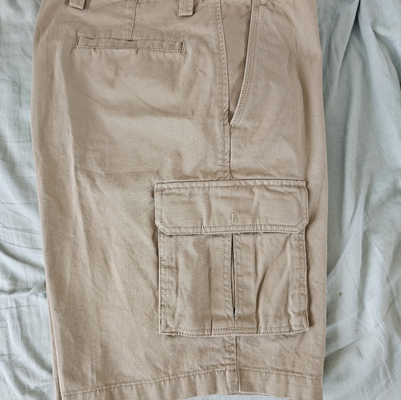 DOCKERS MEN CARGO KHAKI SHORTS SIZE 36 NWOT - Picture 6 of 15